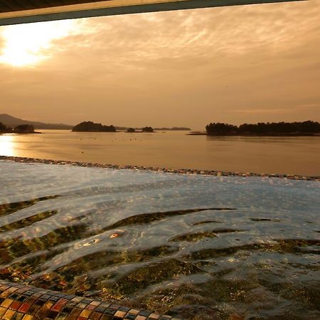 Uminoyasuragi Hotel Ryugu Kami Amakusa Esterno foto